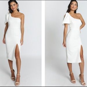 I GOT A FEELING ONE SHOULDER SIDE SPLIT KNEE LENGTH DRESS IN WHITE